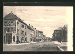 AK Neu-Ulm, Blick In Die Augsburgerstrasse, Handlung Von Josef Wann  - Neu-Ulm