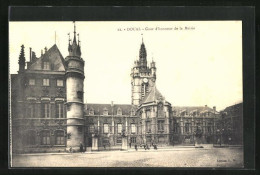 CPA Douai, Cour D`honneur De La Mairie  - Douai