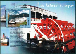 Togo,2014- Les Bateaux à Vapeur, 2500F- Block New NH - Bateaux