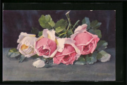 Künstler-AK Liegende Rosen In Weiss-rosa Farbener Blüte  - Sonstige & Ohne Zuordnung