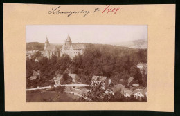 Fotografie Brück & Sohn Meissen, Ansicht Schwarzenberg I. Erzg., Ortsansicht Mit Blick Zum Schloss  - Orte