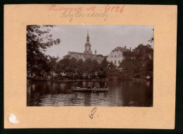 Fotografie Brück & Sohn Meissen, Ansicht Pulsnitz, Ruderboot Auf Dem Schlossteich  - Orte