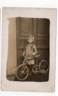 PHOTO - CARTE - Fillette Et Son Vélo : à Identifier  (L102) - Fotografía