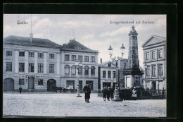 AK Eutin, Kriegerdenkmal Mit Rathaus  - Eutin