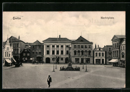 AK Eutin, Marktplatz Mit Denkmal  - Eutin