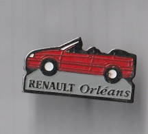 PIN'S THEME AUTOMOBILE RENAULT 19 CABRIOLET ROUGE GARAGE RENAULT ORLEANS  DANS LE LOIRET - Renault