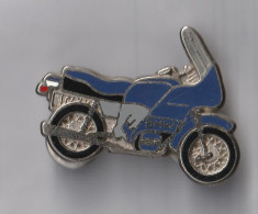 PIN'S THEME MOTO   BMW  DOUBLE ATTACHE  SIGNE  BALLARD - Motos