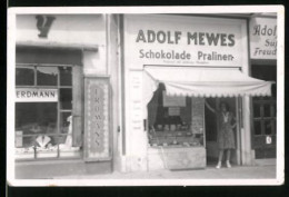 Fotografie Unbekannter Fotograf, Ansicht Berlin, Ladengeschäft Für Schokolade & Pralinen Von Adolf Mewes  - Places