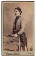 Fotografie Johannes Müller, Bonn, Franziskanerstrasse, Schöne Frau In Prächtigem Kleid  - Anonymous Persons