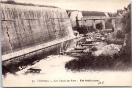 GRECE - CORFOU - Les Glacis Du Fort. - Griechenland