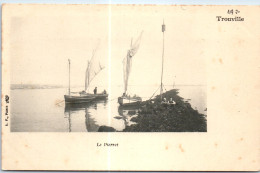 14 TROUVILLE - Le Pierret, Barques De Peche. - Trouville