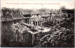 CAMBODGE - ANGKOR - Edicules Dans La Cour Du 2e Etg  - Cambodge