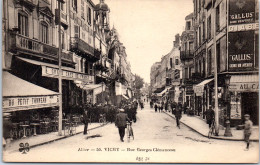 03 VICHY - Perspective De La Rue Georges Clemenceau. - Vichy
