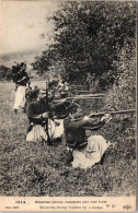 MILITARIA 1914-1918 - Zouaves Tirant Dans Une Haie  - Guerre 1914-18