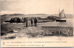 22 ILE DE BREHAT - La Pointe De Larscouet, Bateau De Passage  - Ile De Bréhat