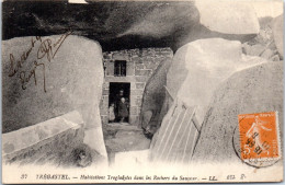 22 TREGASTEL - Habitation Dans Les Rochers. - Trégastel