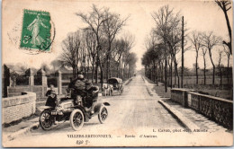 80 VILLERS BRETONNEUX - La Route D'Amiens. - Villers Bretonneux
