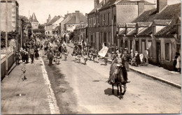 45 SULLY SUR LOIRE - CARTE PHOTO - Defile Faubourg Saint Germain  - Sully Sur Loire