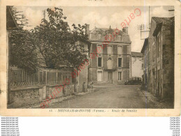86.  NEUVILLE  DE POITOU .  Route De Vouillé . - Neuville En Poitou