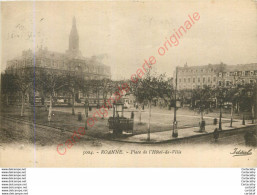 42. ROANNE .  Place De L'Hôtel De Ville . - Roanne