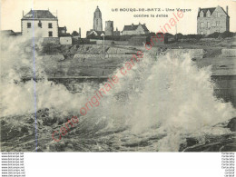 44.  LE BOURG DE BATZ . Une Vague Contre La Jetée . - Batz-sur-Mer (Bourg De B.)