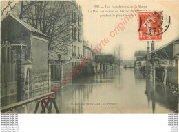 94.  La Rue Des Bords De Marne Au PERREUX Pendant La Plus Grande Crue . Les Inondations De La Marne . - Le Perreux Sur Marne