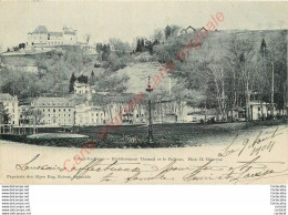 38.  URIAGE LES BAINS .  Etablissement Thermal Et Le Château . - Uriage