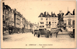 80 ABBEVILLE - Un Coin De La Place Courbet - Abbeville