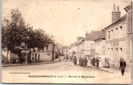 37 CHATEAURENAULT - La Rue De La Republique. - Other & Unclassified