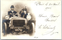 AUTOMOBILE - CARTE PHOTO - Couple En Studio  - Autres & Non Classés