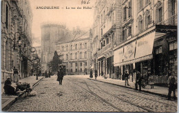 16 ANGOULME - La Rue Des Halles. - Angouleme