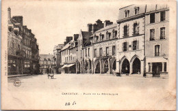 50 CARENTAN - Vue De La Place De La Republique. - Carentan