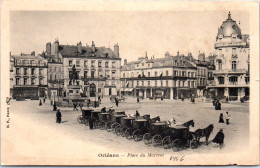 45 ORLEANS - Les Fiacre Sur La Place Du Martroi. - Orleans