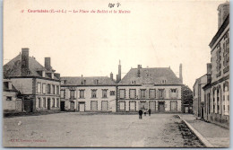 28 COURTALAIN - La Place Du Ballet Et La Mairie. - Courtalain