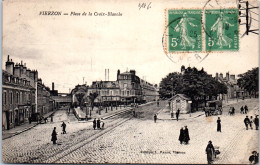 18 VIERZON - Vue De La Place De La Croix Blanche. - Vierzon