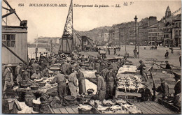 62 BOULOGNE SUR MER - Debarquement Du Poisson. - Boulogne Sur Mer