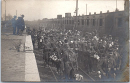 45 MONTARGIS - CARTE PHOTO - Arrivee De Soldats A La Gare  - Montargis