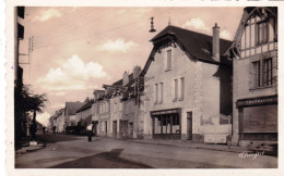 19 - Correze -  SEILHAC - Rue Du General De Gaulle - Pharmacie - Postes - Telegraphes - Sonstige & Ohne Zuordnung