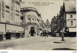 18 BOURGES N°553 Place Planchat Rue Du Commerce Dames De France Parapluies Tram Tramway PUB La Mauresque PERAS - Bourges