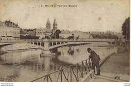 77 MELUN N°2 Pont Aux Moulins Homme Au Chapeau F. David Versailles - Melun