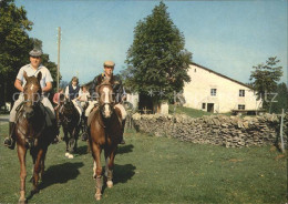 11881236 Franches Montagnes Pays Des Grands Espaces Cavaliers Aux Rouges Terres  - Altri & Non Classificati