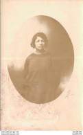 CARTE PHOTO NON IDENTIFIEE REPRESENTANT UNE JEUNE FEMME - Te Identificeren