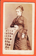 31197 / Photo CDV Arnold OVERBECK 43 Konigs Allée DUSSELDORF ●  Jeune Femme Accoudée Fauteuil ● Photographie XIXem  - Anonieme Personen