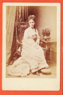 31187 / Jeune Femme (1) Elegante Assise Longue Robe Mode 1890s ● Photographie XIXem Dim 10,5x16cm - Anonieme Personen