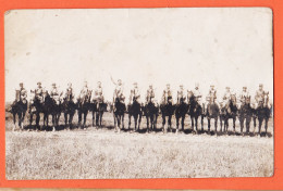 31486 / Carte-Photo Guerre 1914-18 Poilu Rangée De Cavaliers Régiment Cavalerie Soldat Militaire  CpaWW1 - Regiments