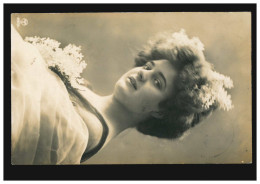 Mode-AK Lächelnde Frau Mit Blumen Im Haar, DELMENHORST 16.5.1911 - Moda