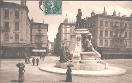 X5849 DROME VALENCE MONUMENT D' EMILE AUGIER ET RUE EMILE AUGIER AVEC LES MAGASINS DE LA PORTE NEUVE A DROITE - Valence