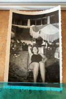 REAL PHOTO PIN UP ,PLAGE - Femme Allongé Dans Une Chaise Longue - Pin-up