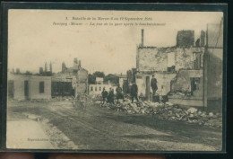 REVIGNY LA RUE DE LA GARE             ( MES PHOTOS NE SONT PAS JAUNES ) - Revigny Sur Ornain