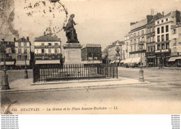 D60  BEAUVAIS  La Statue Et La Place Jeanne- Hachette  ..... - Beauvais